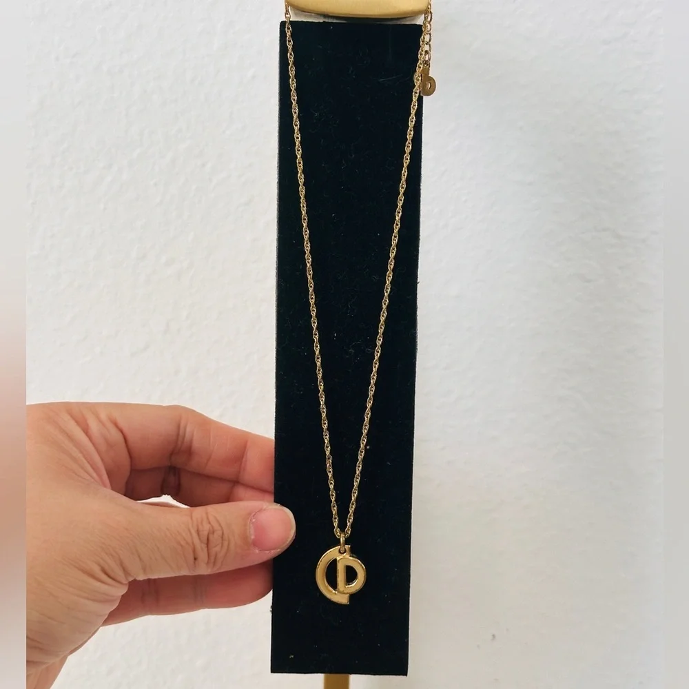 CHRISTIAN DIOR necklace with box - Picture 3 of 9